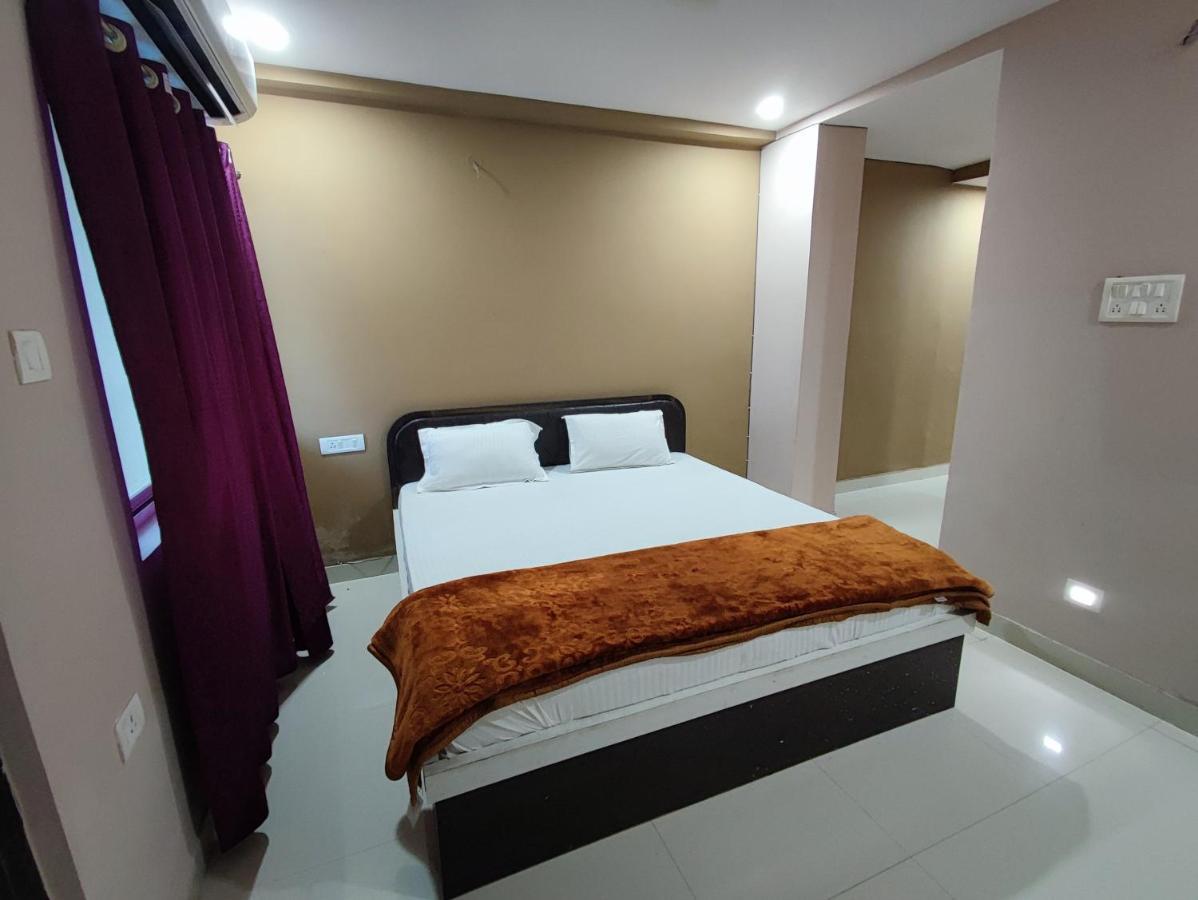 Hotel Kanha Shyam Madhubani Kültér fotó