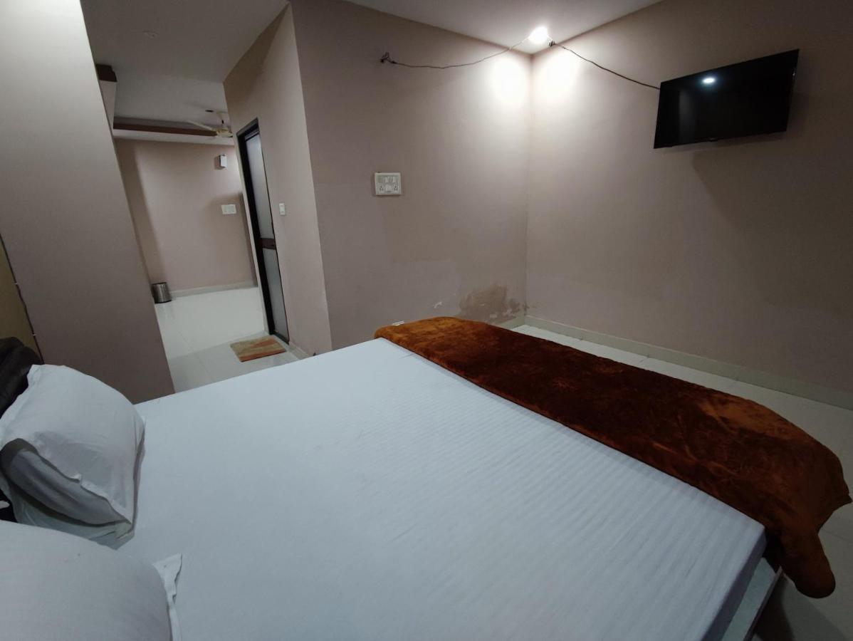 Hotel Kanha Shyam Madhubani Kültér fotó