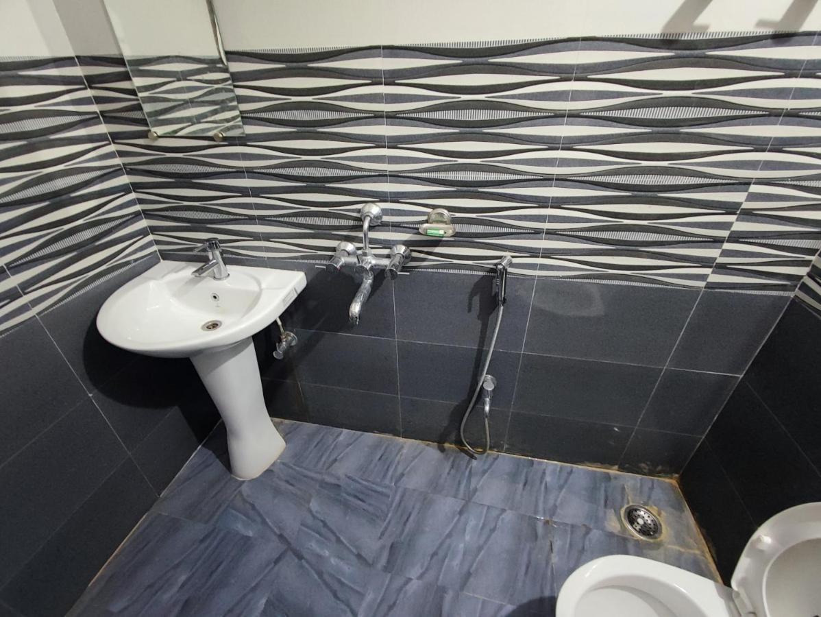 Hotel Kanha Shyam Madhubani Kültér fotó