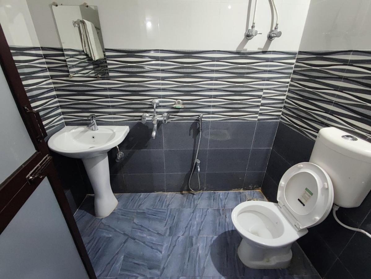 Hotel Kanha Shyam Madhubani Kültér fotó