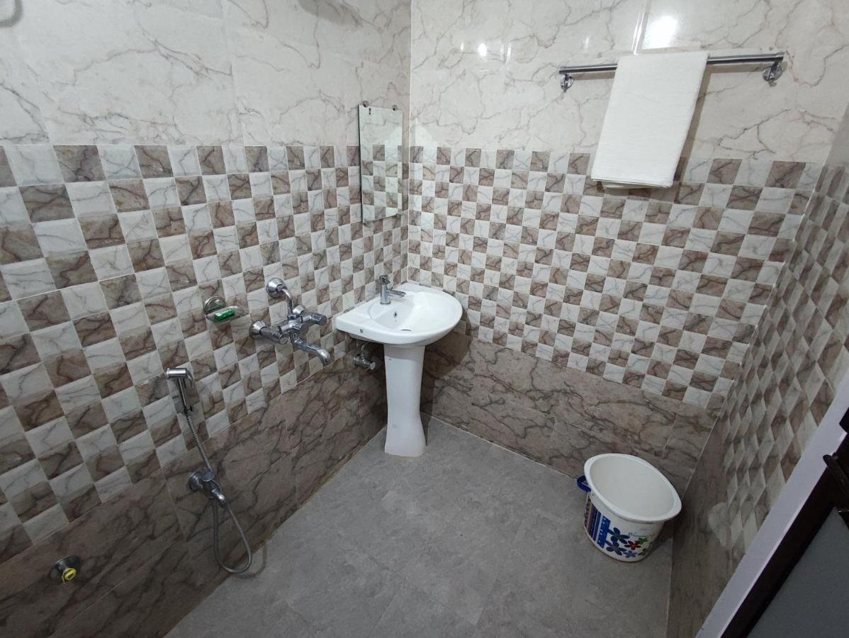 Hotel Kanha Shyam Madhubani Kültér fotó