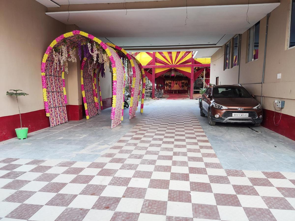 Hotel Kanha Shyam Madhubani Kültér fotó