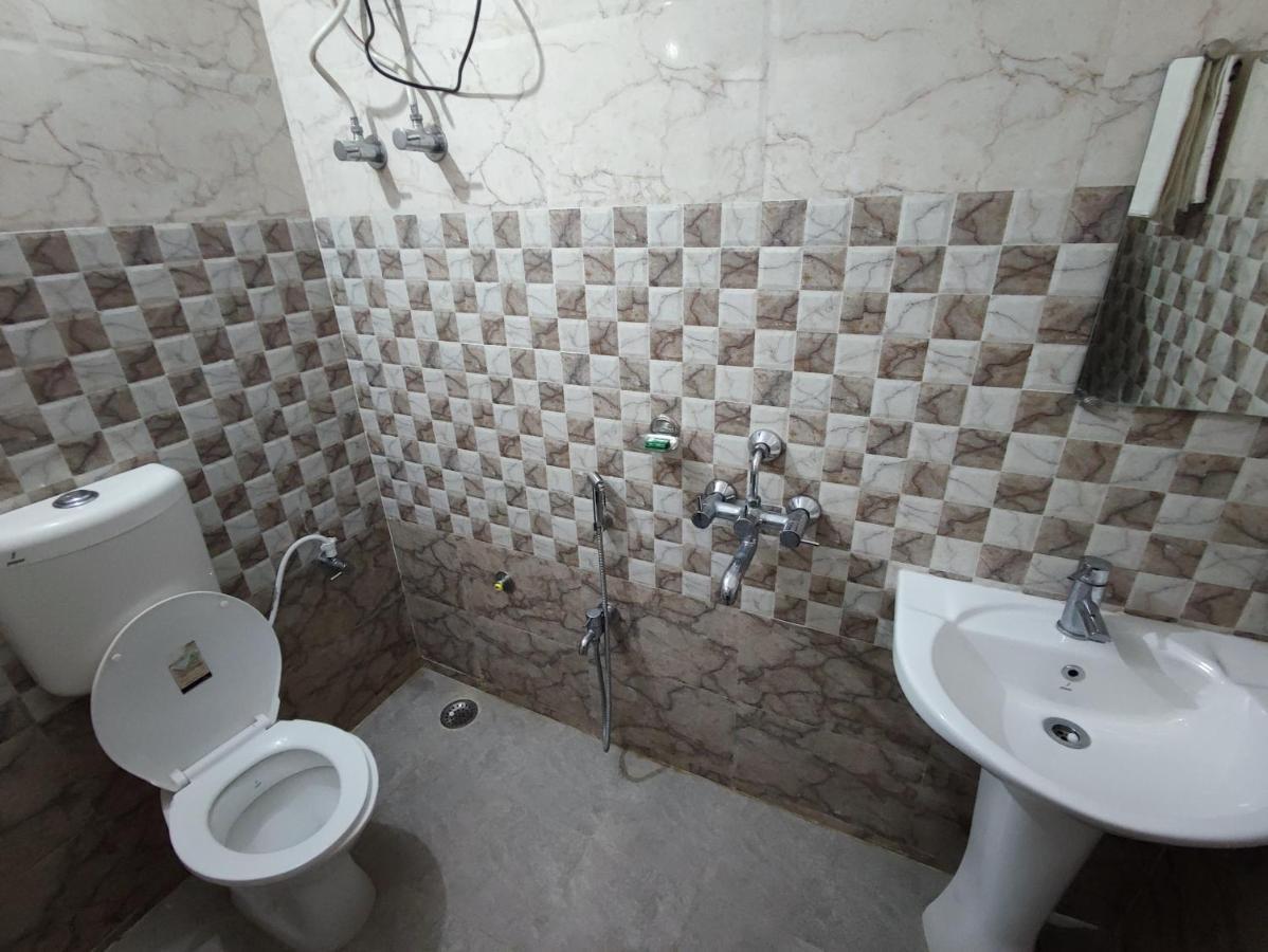 Hotel Kanha Shyam Madhubani Kültér fotó